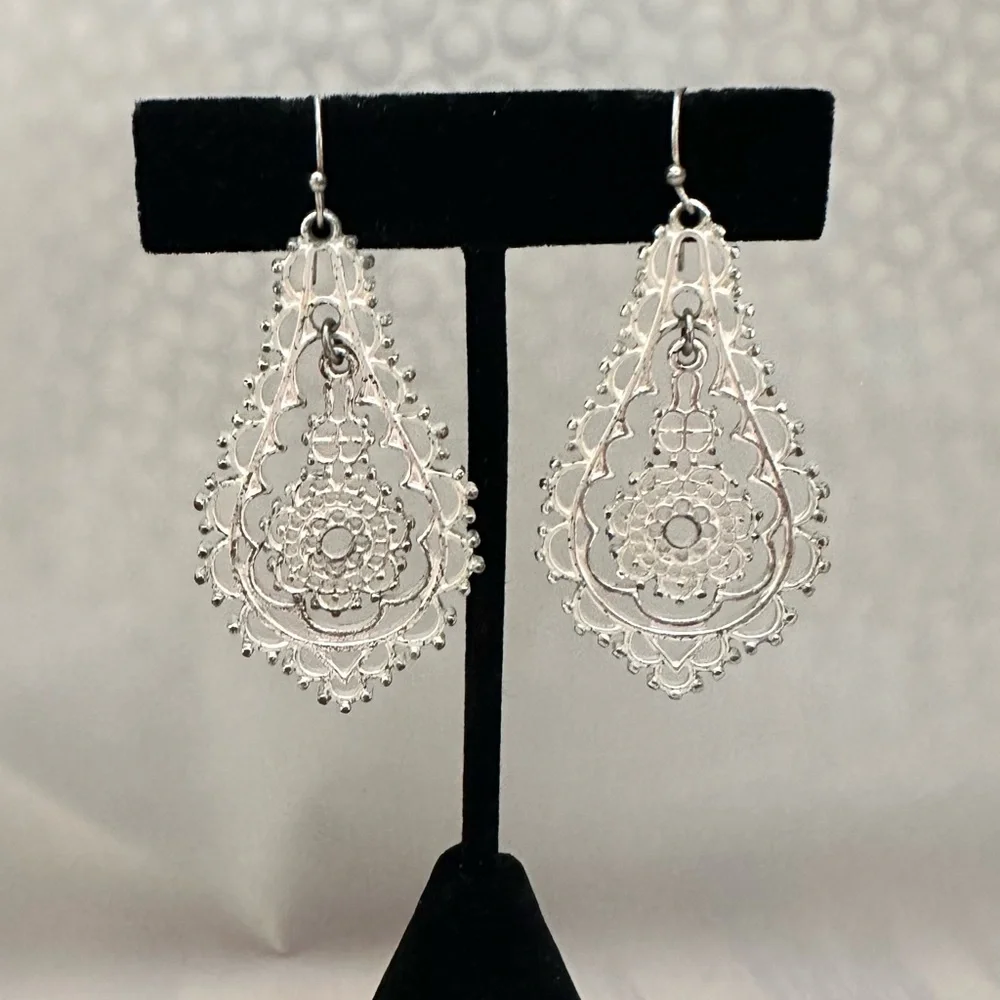 Silver Filigree Dangle Earrings Size‎ 2 1/2”